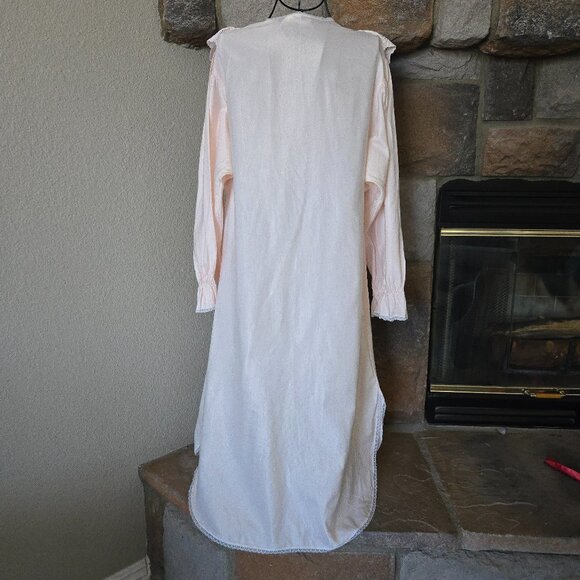 Lily of France 80's Romantic Sleepwear - Picture 4 of 10